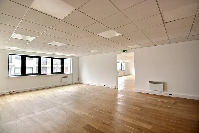 Office in Paris for lease - Interior Photo - Image 3 of 6