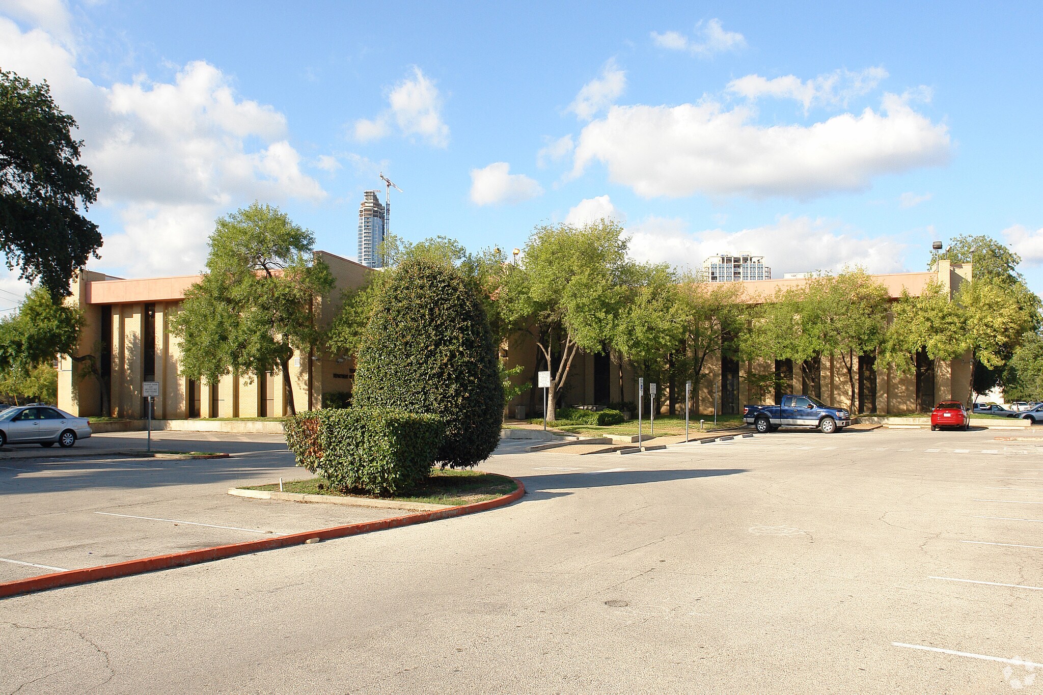 118 E Riverside Dr, Austin, TX for lease Primary Photo- Image 1 of 10