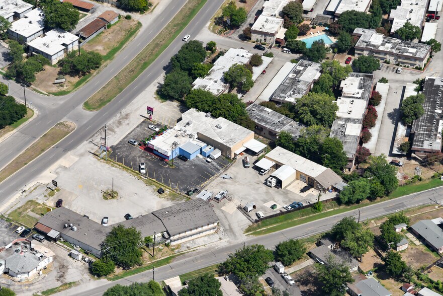 2502 Harry Wurzbach Rd, San Antonio, TX à louer - Aérien - Image 3 de 16