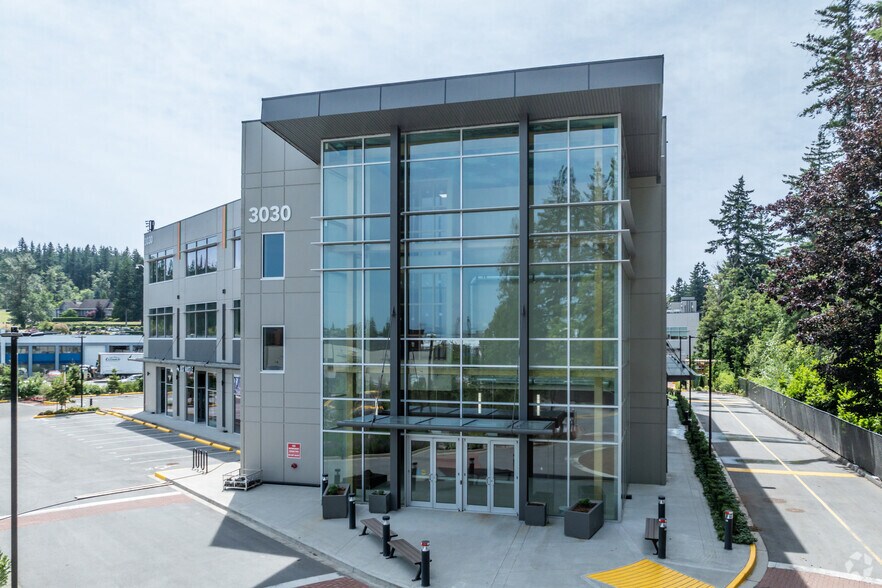 3030 148 St, Surrey, BC à louer - Photo du bâtiment - Image 3 de 4