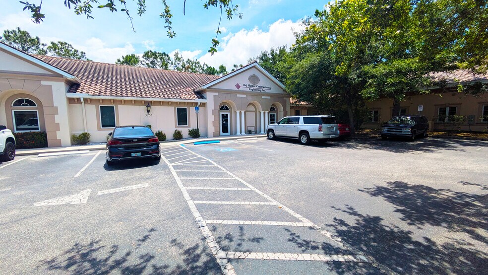 5265 Office Park Blvd, Bradenton, FL à louer - Photo du bâtiment - Image 3 de 9