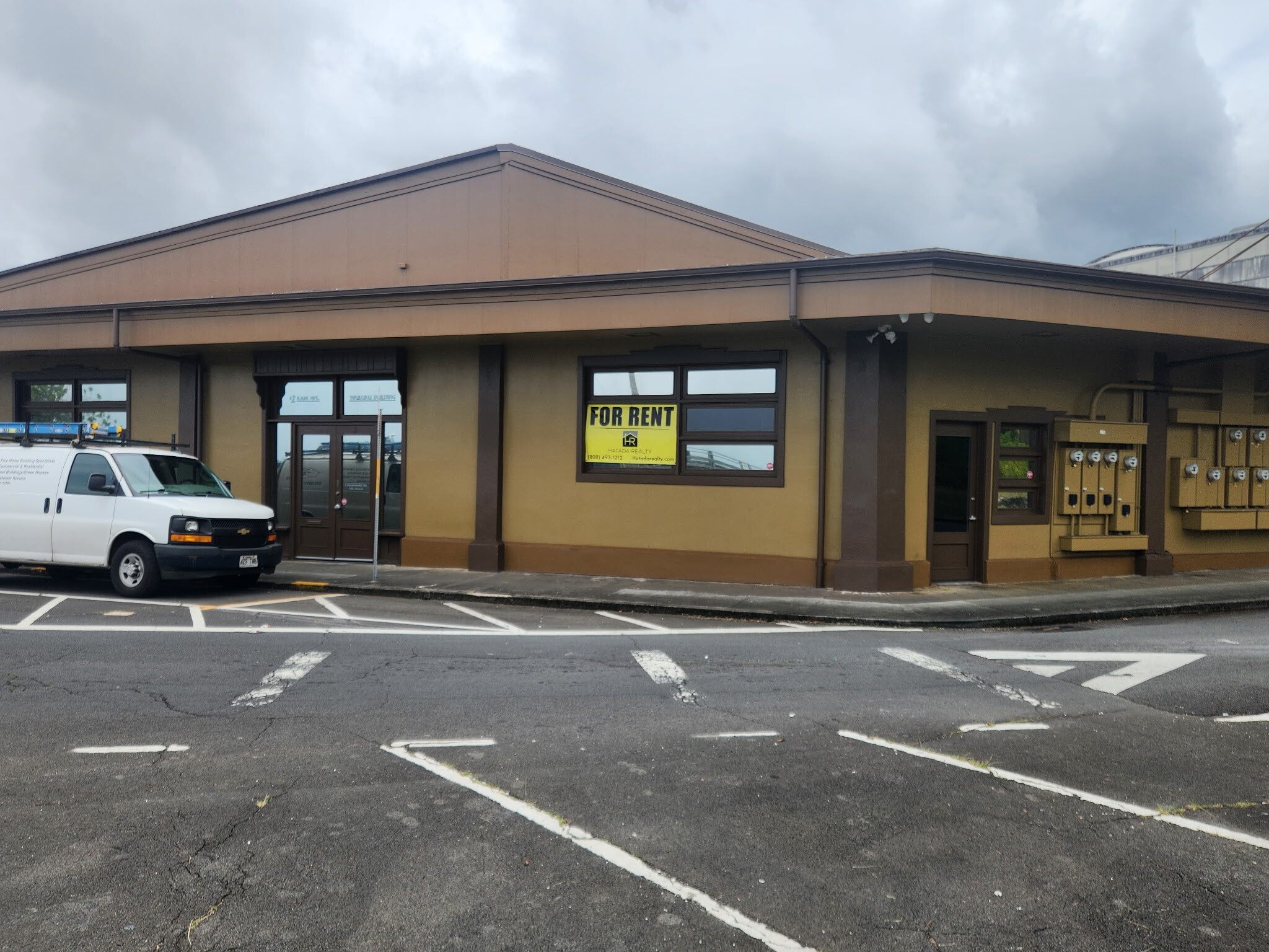 8 Kamehameha Ave, Hilo, HI for lease Building Photo- Image 1 of 7