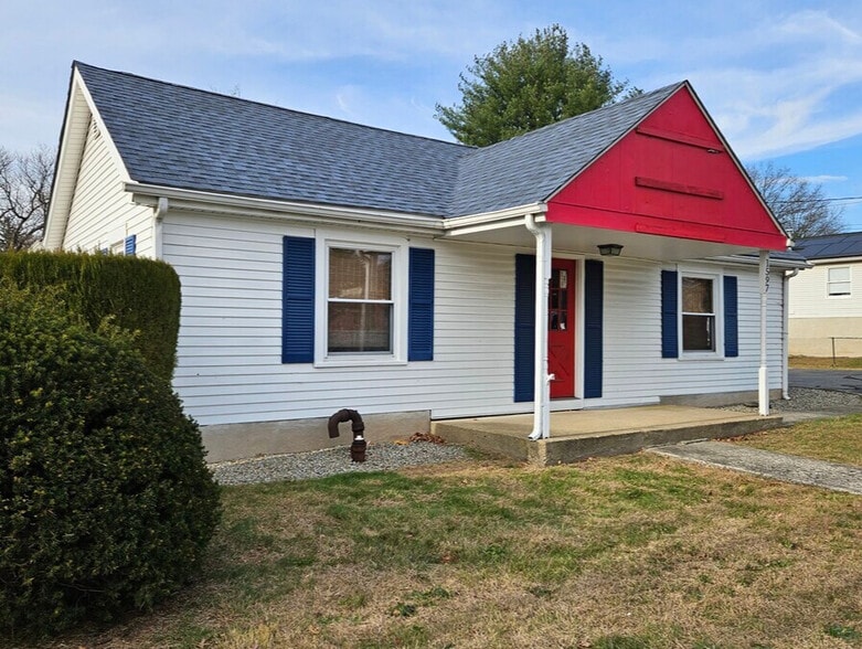 1597 Parkside Ave, Ewing, NJ for lease - Building Photo - Image 1 of 2