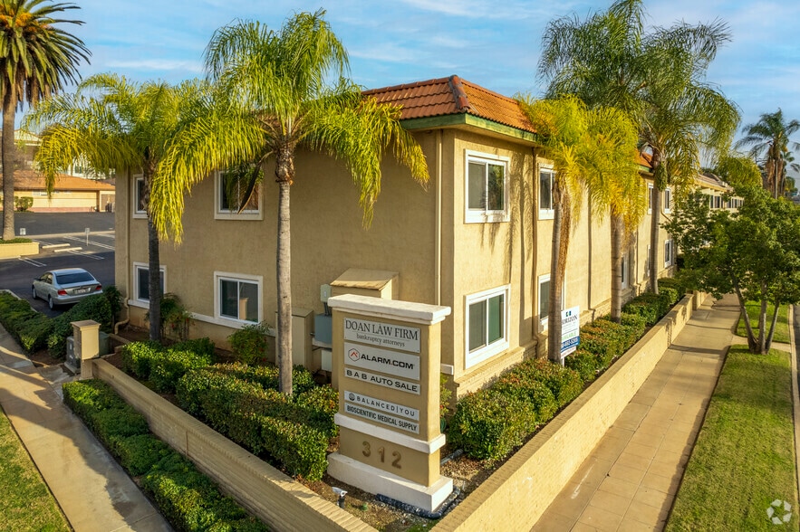 312 S Juniper St, Escondido, CA for lease - Building Photo - Image 2 of 4