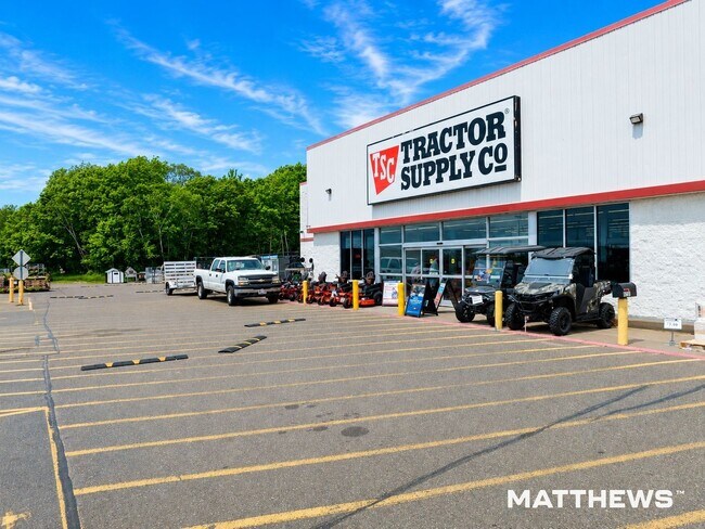 Plus de détails pour 2179 Us-8, Saint Croix Falls, WI - Commerce de détail à vendre