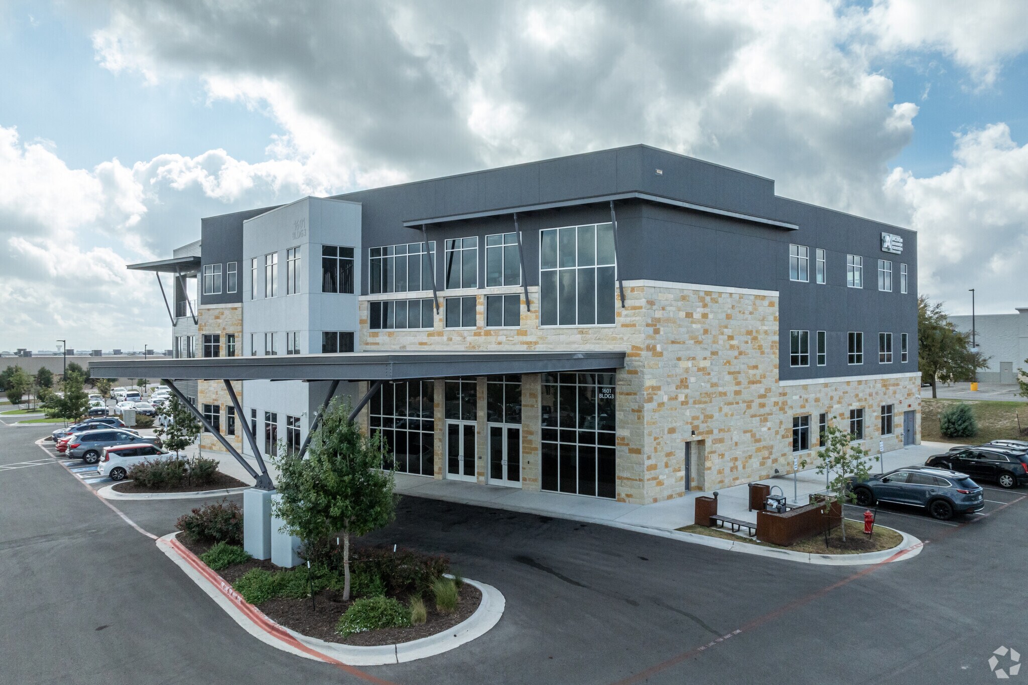 1601 E Pflugerville Pky, Pflugerville, TX à louer Photo du bâtiment- Image 1 de 29