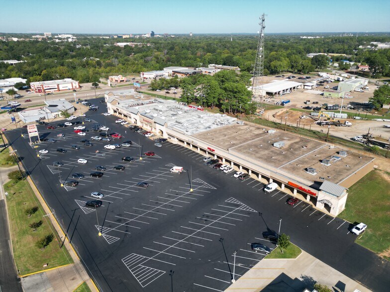 2702-2756 E 5th St, Tyler, TX à vendre - Photo du bâtiment - Image 3 de 6