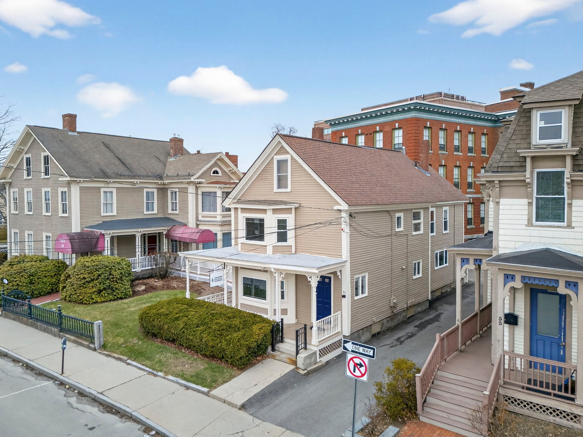 35 E Pearl St, Nashua, NH for sale Primary Photo- Image 1 of 28