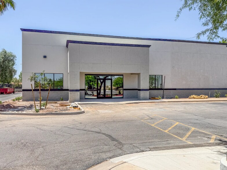 7561 E Baseline Rd, Mesa, AZ à louer - Photo du bâtiment - Image 2 de 17
