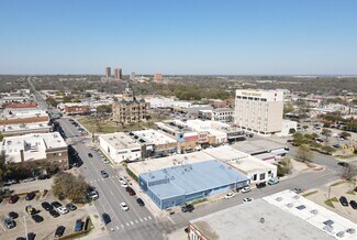 Plus de détails pour 119 S Elm St, Denton, TX - Commerce de détail à louer