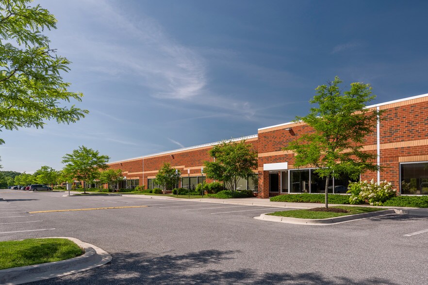 5957 Exchange Dr, Eldersburg, MD à louer - Photo du bâtiment - Image 2 de 5