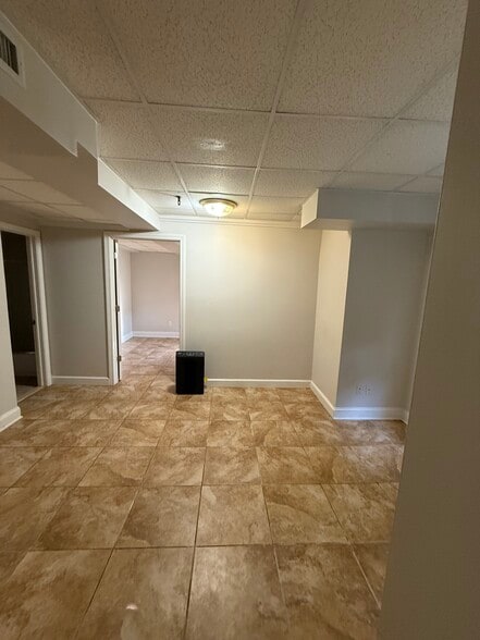 944 Fairfield Ave, Bridgeport, CT à louer - Photo du bâtiment - Image 2 de 15