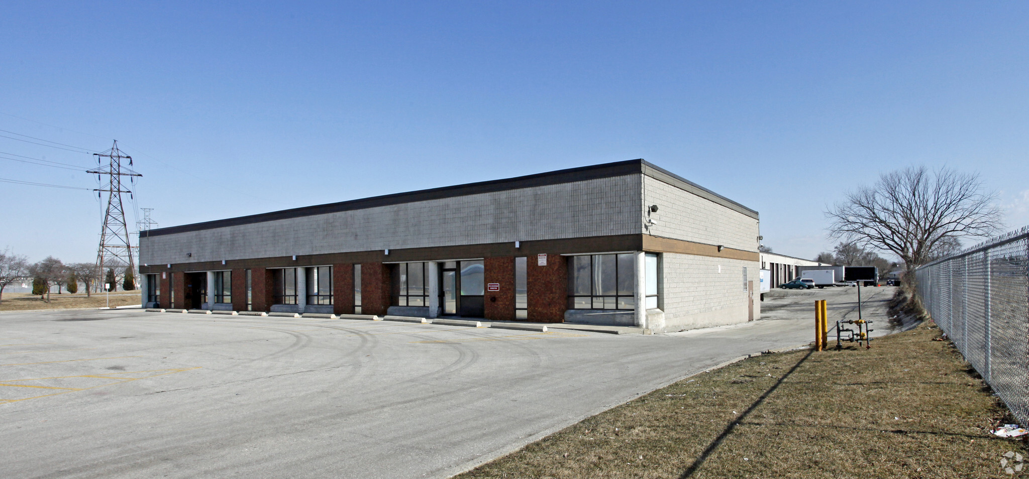 689 Warden Ave, Toronto, ON for lease Primary Photo- Image 1 of 4