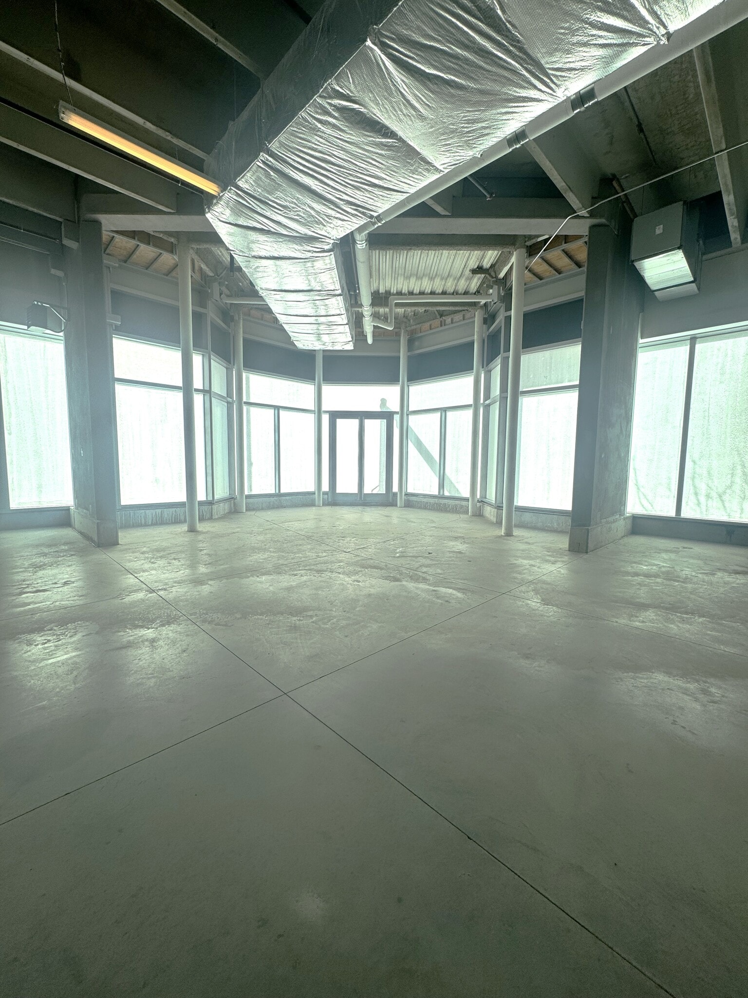 499 W Sheridan Ave, Oklahoma City, OK for lease Interior Photo- Image 1 of 4