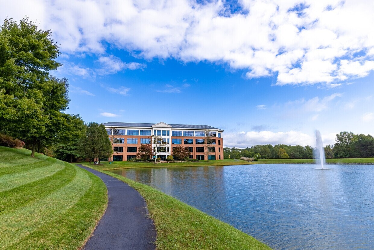675 Peter Jefferson Pky, Charlottesville, VA for lease Building Photo- Image 1 of 3