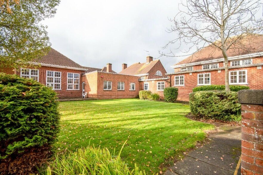 Alexander Rd, St Albans à louer - Photo du bâtiment - Image 3 de 16