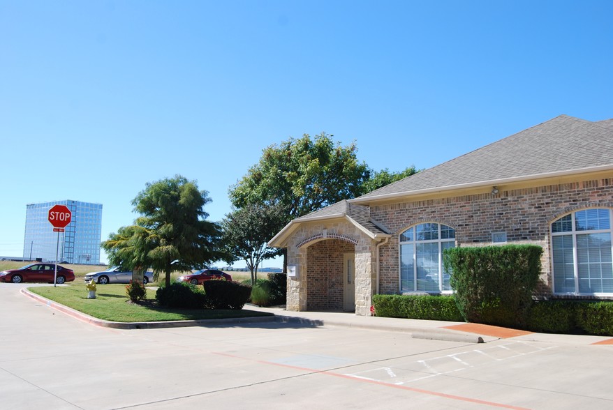 5850 Town & Country Blvd, Frisco, TX à louer - Photo du b timent - Image 1 de 16