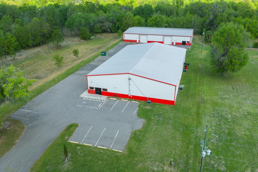 3073 NE 37th Pl, Wildwood, FL à louer - Photo du bâtiment - Image 2 de 40