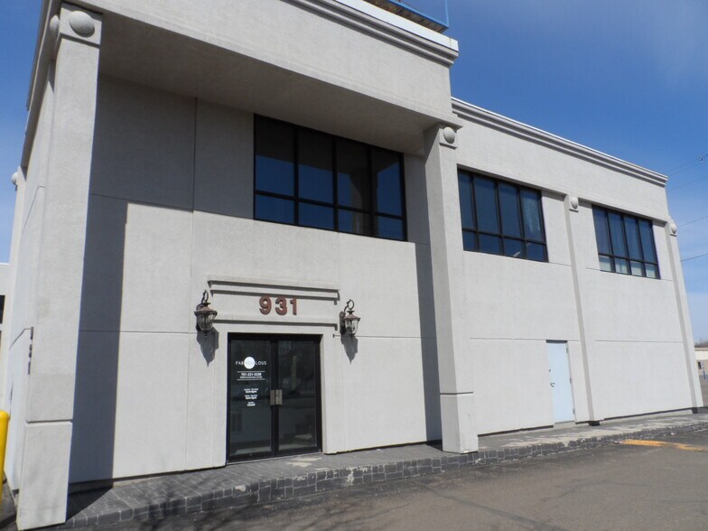 931 S 9th St, Bismarck, ND à vendre - Photo du bâtiment - Image 1 de 2