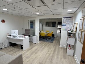 4312 Woodman Ave, Sherman Oaks, CA for lease Interior Photo- Image 2 of 4