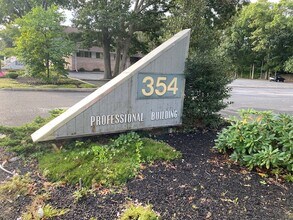 354 Veterans Memorial Hwy, Commack, NY à louer Photo intérieure- Image 2 de 5