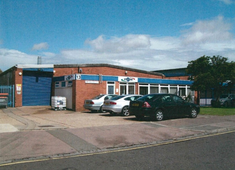 Ronald Close, Kempston for lease - Building Photo - Image 2 of 4
