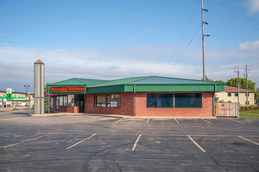 350 Ohio St, Oshkosh, WI à louer - Photo du bâtiment - Image 2 de 5