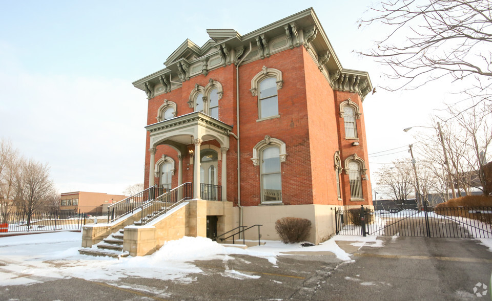 4208 Prospect Ave, Cleveland, OH à vendre - Photo principale - Image 1 de 1