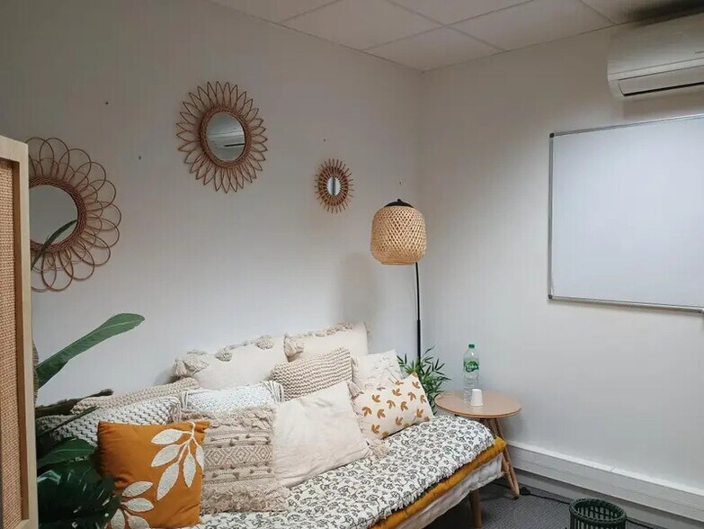 41 Avenue Amédée Mercier, Bourg-en-Bresse for lease - Interior Photo - Image 3 of 13