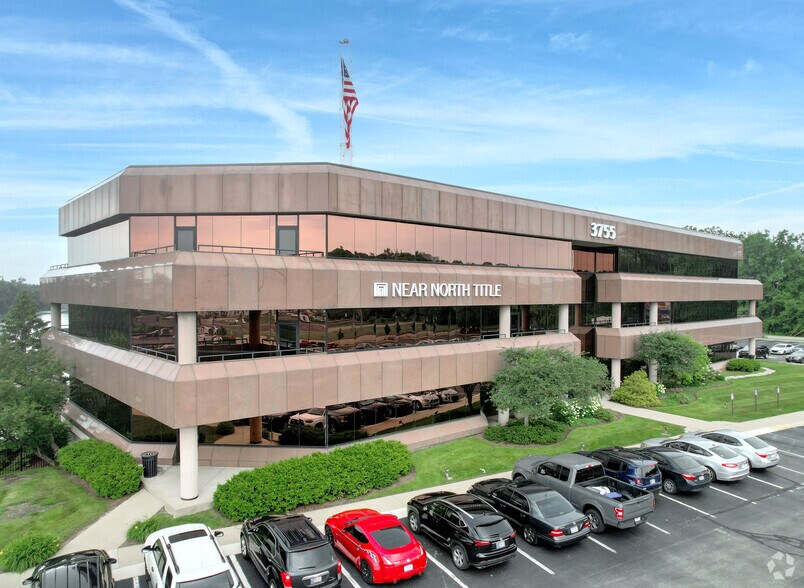 3755 E 82nd St, Indianapolis, IN à louer - Photo du bâtiment - Image 1 de 12
