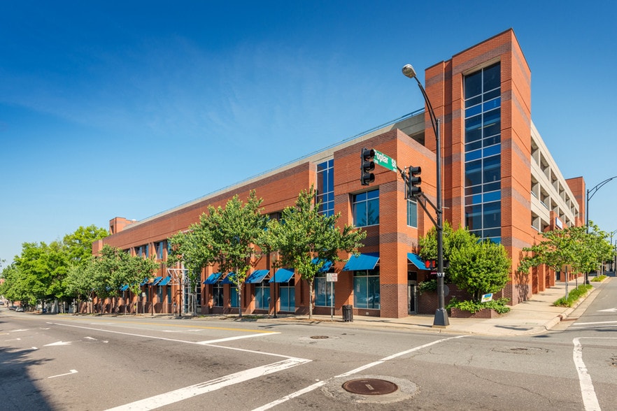 601 W Fourth St, Winston-Salem, NC for lease - Building Photo - Image 1 of 6