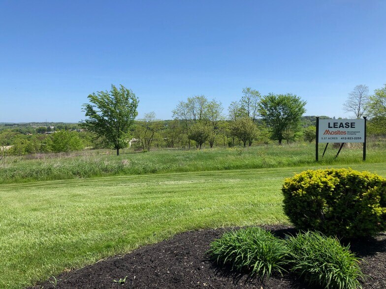 600 Mosites Way, Pittsburgh, PA à louer - Photo du bâtiment - Image 2 de 5