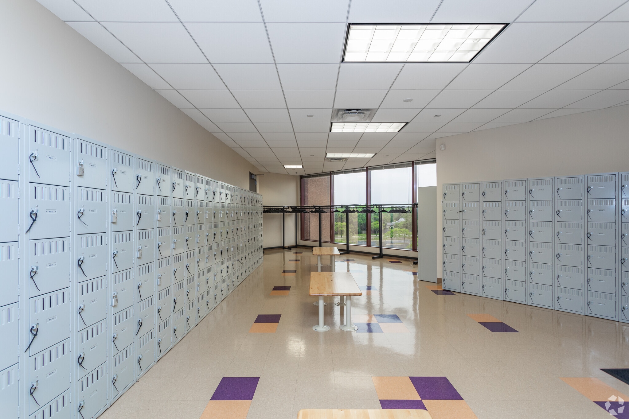 1100 W Lake Cook Rd, Buffalo Grove, IL for lease Interior Photo- Image 1 of 5