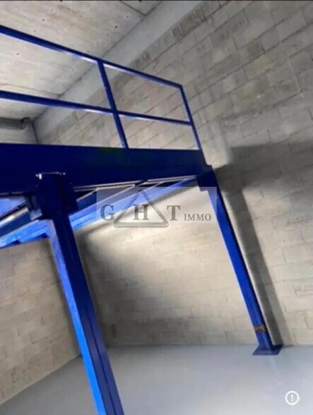 Industrial in Marcoussis for lease - Interior Photo - Image 3 of 10