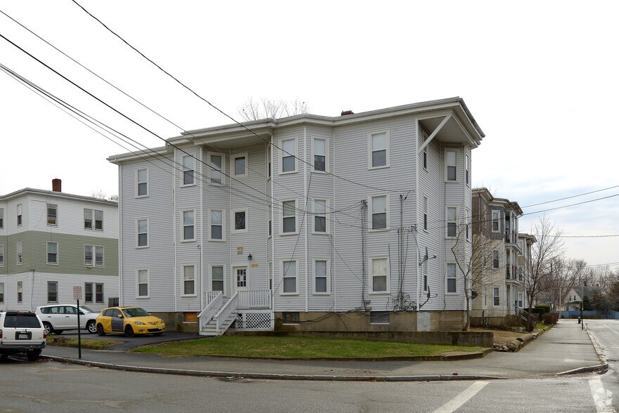 29 Intervale St, Brockton, MA à vendre - Photo principale - Image 1 de 1