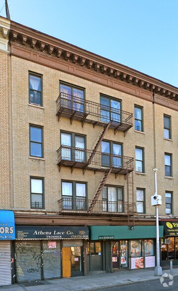 38-14 Astoria Blvd, Astoria, NY à louer - Photo du bâtiment - Image 2 de 3