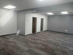 3827-3843 St Valentines Way, Orlando, FL for lease Interior Photo- Image 1 of 4