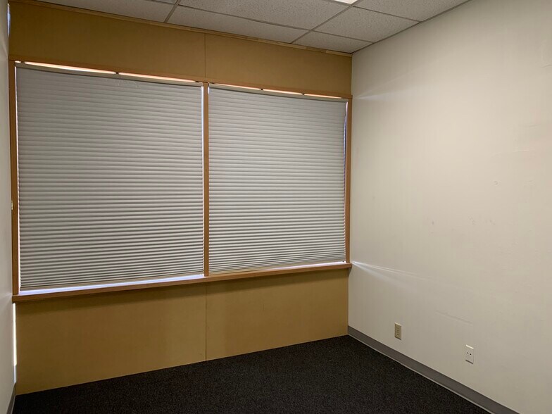 7600 Benbrook Pky, Benbrook, TX à louer - Photo du bâtiment - Image 3 de 5