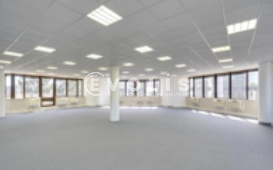 Office in Argenteuil for lease - Interior Photo - Image 1 of 2