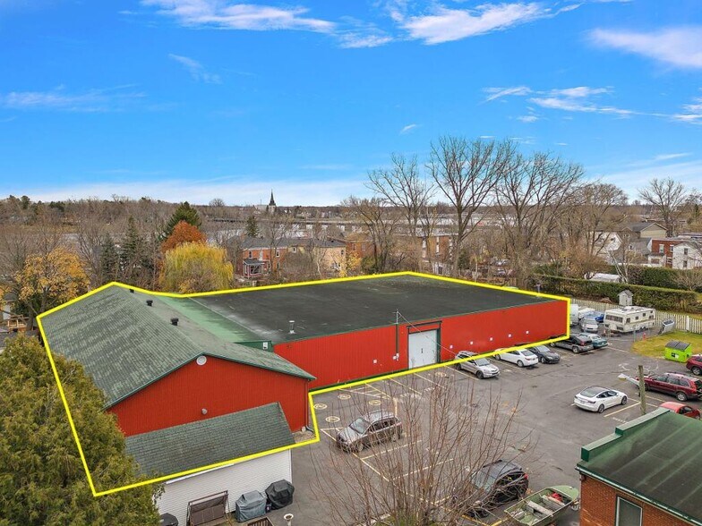 141 Rue De Salaberry, Saint-jean-sur-richelieu, QC à louer - Photo du bâtiment - Image 1 de 16