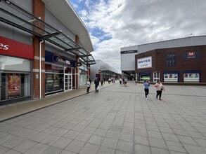 1-12 Pavilion Shopping Centre, Thornaby for lease Building Photo- Image 2 of 4