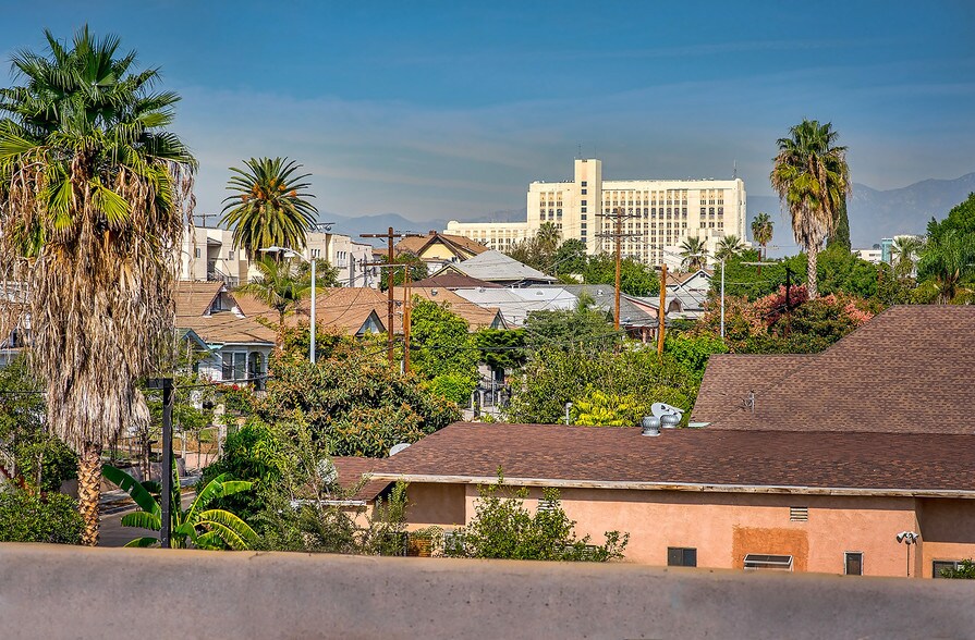 2105-2107 E Cesar E Chavez Ave, Los Angeles, CA à vendre - Autre - Image 3 de 17