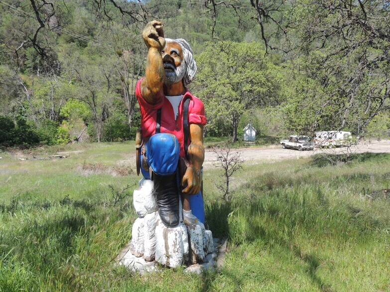 35880 Highway 41, Coarsegold, CA à vendre - Photo du bâtiment - Image 2 de 14