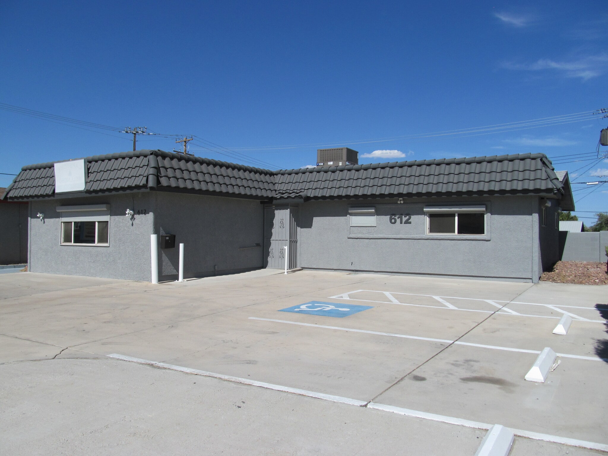 612 S Jones Blvd, Las Vegas, NV à vendre Photo principale- Image 1 de 24