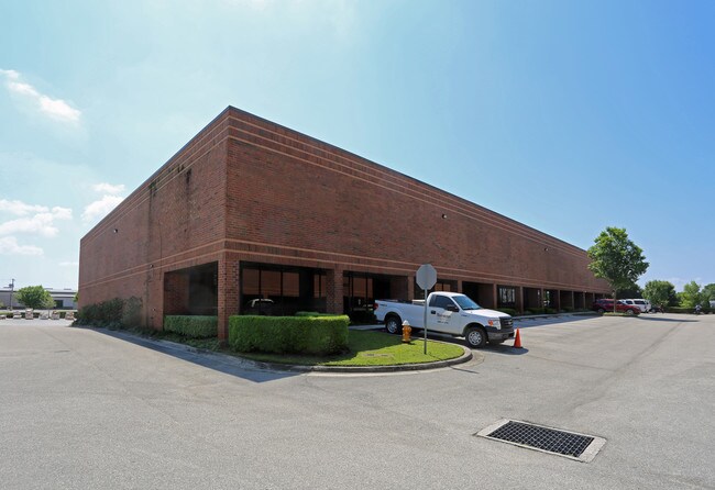 More details for 2335 Commerce Point Dr, Lakeland, FL - Flex for Lease
