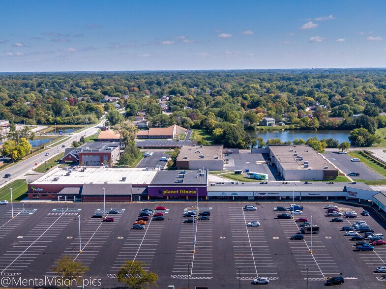7349-7481 N Shadeland Ave, Indianapolis, IN à louer - Photo du bâtiment - Image 1 de 6