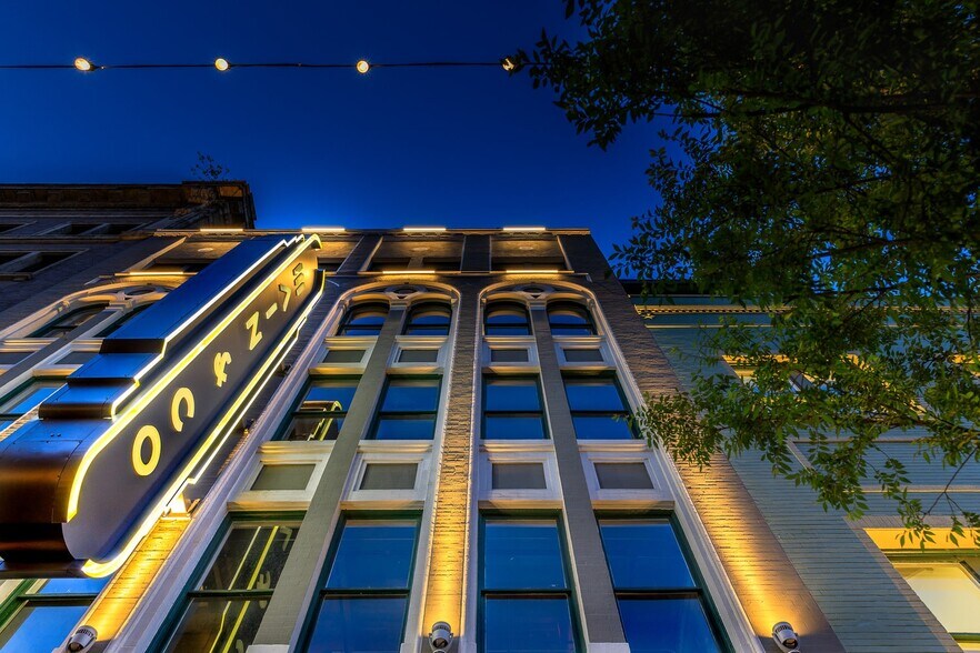 114 Main St, Houston, TX à louer - Photo du bâtiment - Image 3 de 14