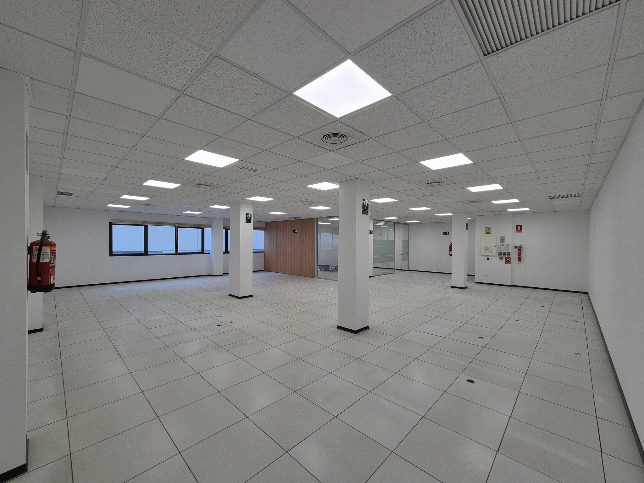 Office in Madrid, Madrid for lease Interior Photo- Image 1 of 7