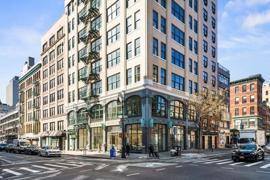 161 Grand St, New York, NY for lease - Building Photo - Image 2 of 2