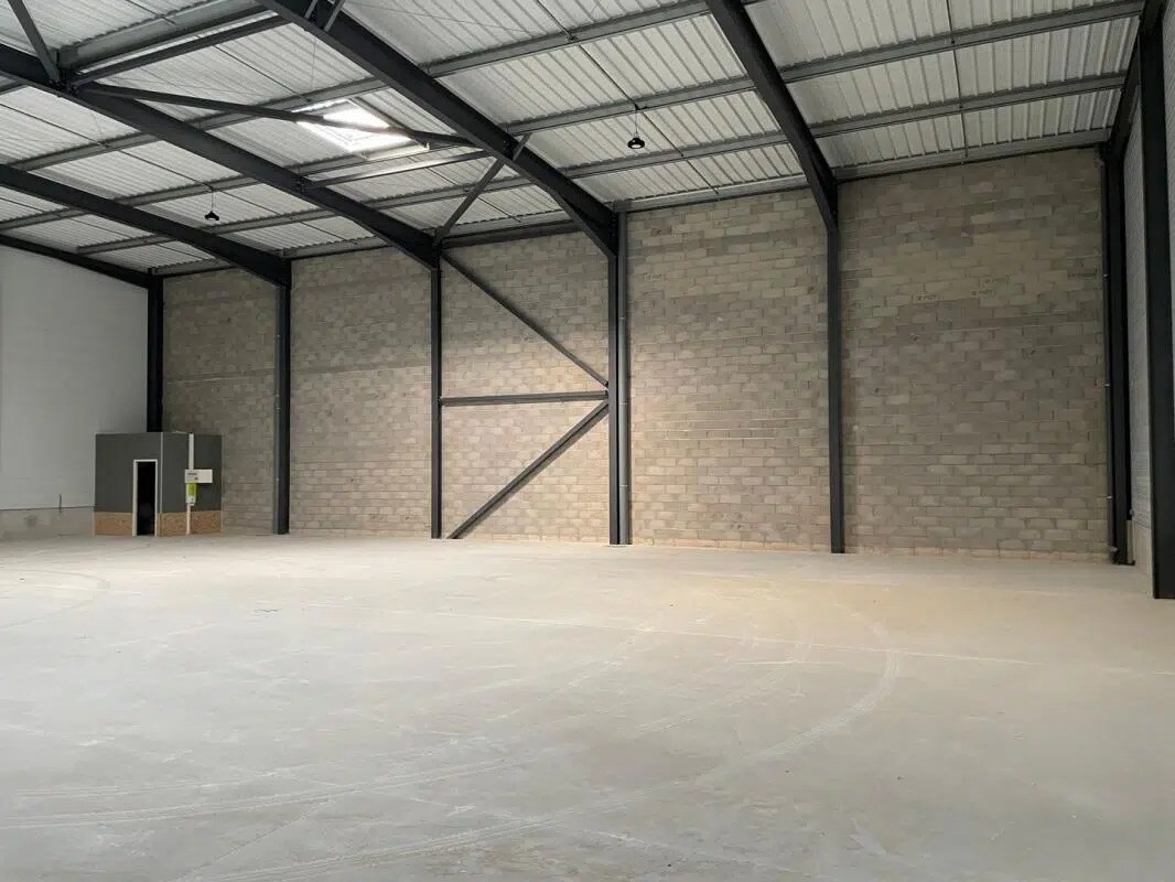 Industrial in Signes for lease Interior Photo- Image 1 of 5